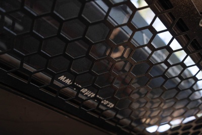 Bushtech Security Mesh für Hardtop Heckfenster Land Cruiser 79