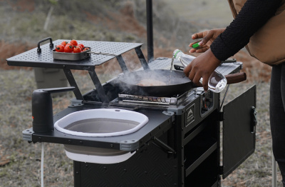 Wild Land Outdoor Küchenbox mit Kocher