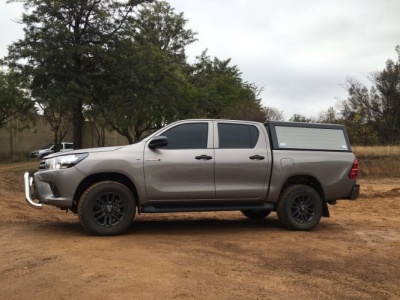 Hardtop Bushtech für Toyota Hilux Revo Doka ab 2016 Riffelblech